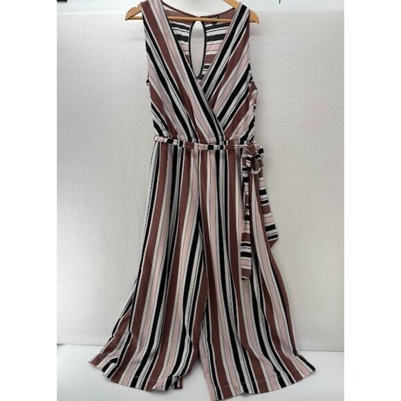 Torrid Jumpsuit Womens 1X Plus Size Culotte Striped Wrap V Neck Sleeveless - Picture 2 of 4